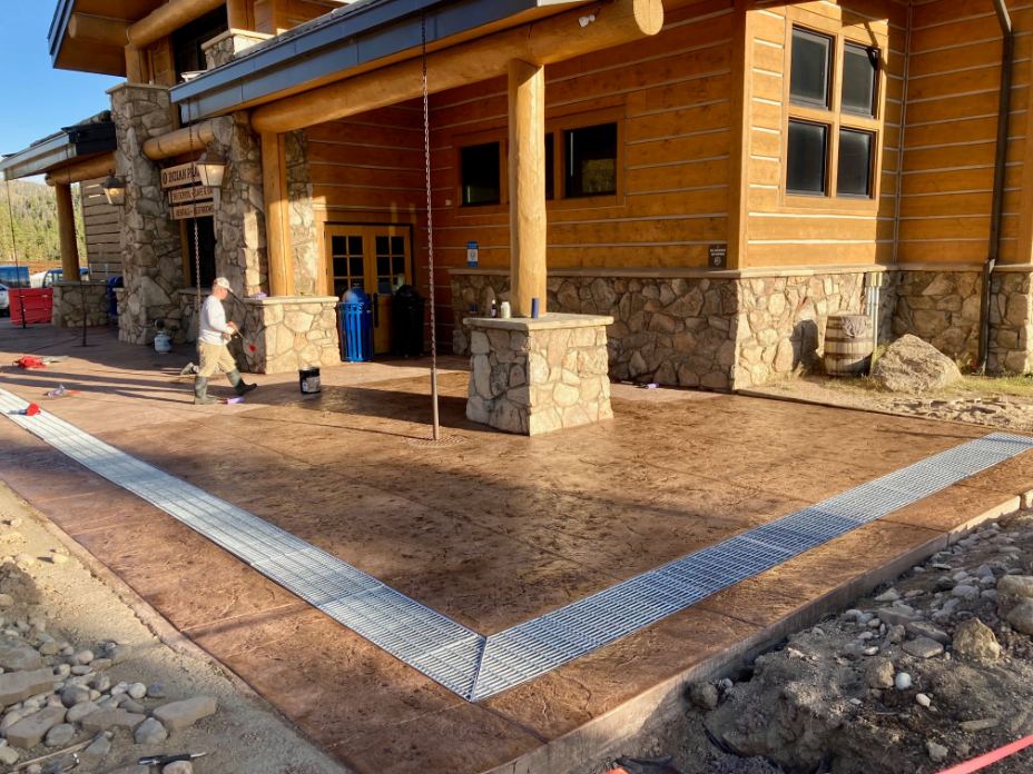 stamped concrete entrance at Eldora Mountain eldora mountain, concrete project, commercial concrete, indian peaks lodge, lodge concrete project, eldora colorado
