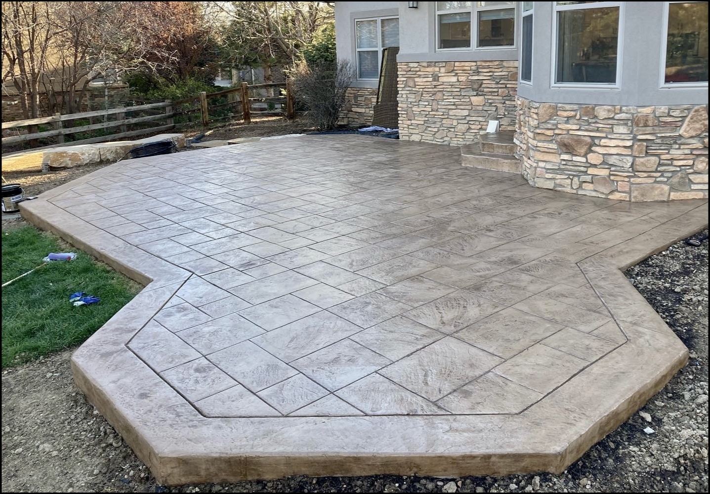 Ashlar slate stamped concrete pattnern stamped patio denver, stamped concrete denver, denver concrete company, denver stamped pattern patio, stamped concrete in denver, stamped concrete company denver, denver concrete, denver concrete company, stamped patio with border
