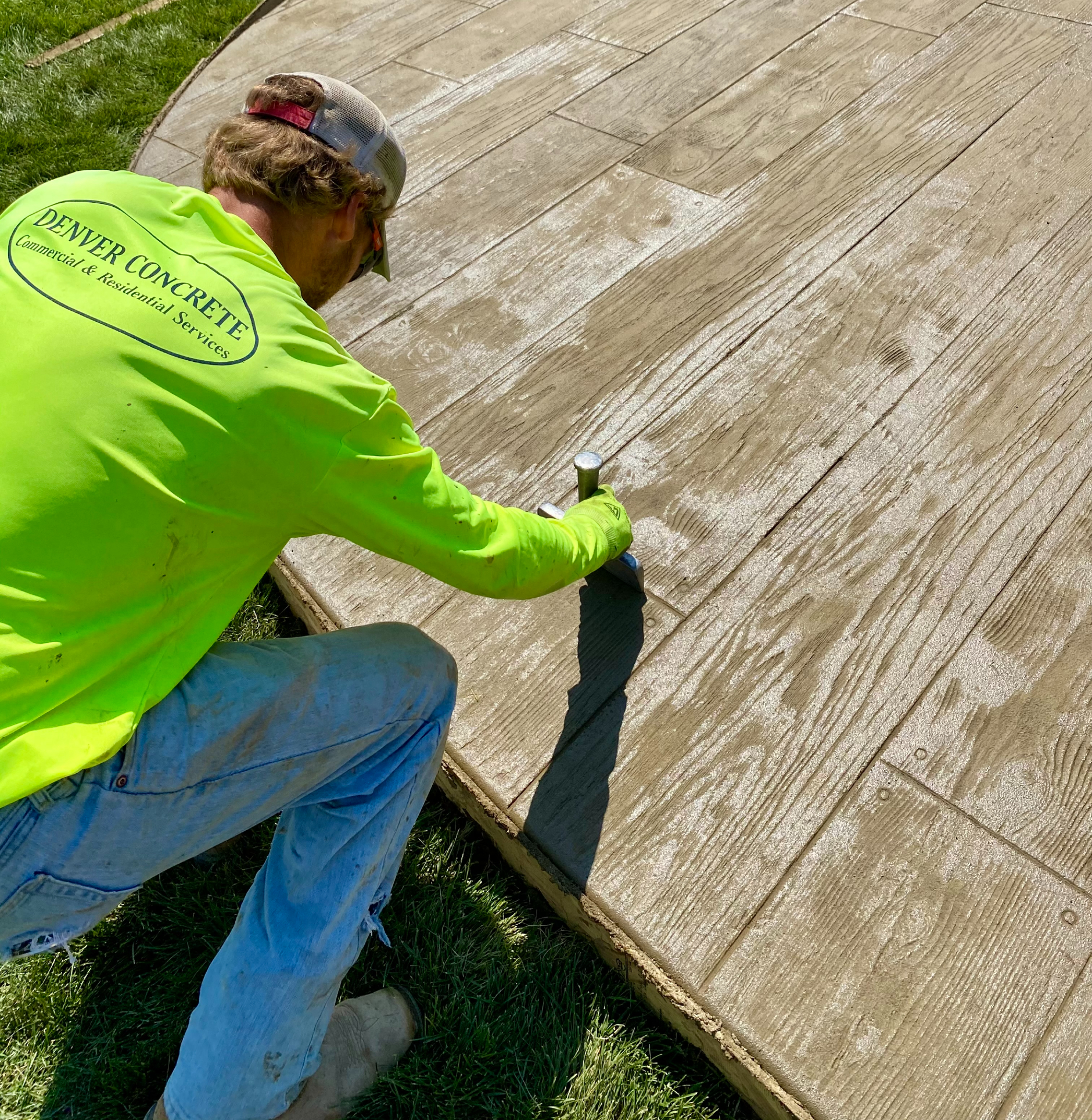 wood plank stamped concrete, wood stamped concrete, stamped concrete patio, decorative concrete, stamped concrete contractor, denver concrete contractor